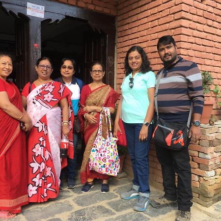 Shrestha Hotel & Restaurant Bandipur Buitenkant foto