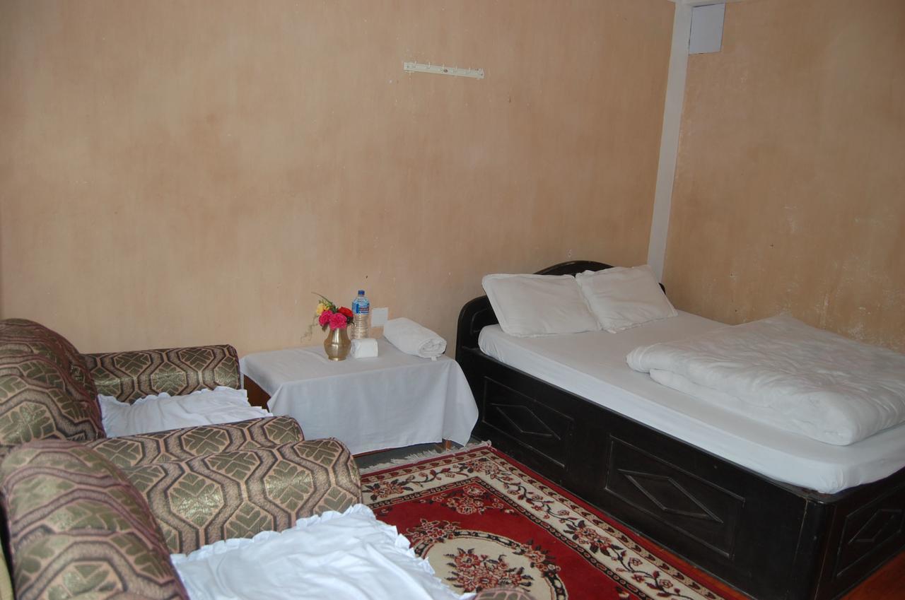 Shrestha Hotel & Restaurant Bandipur Buitenkant foto